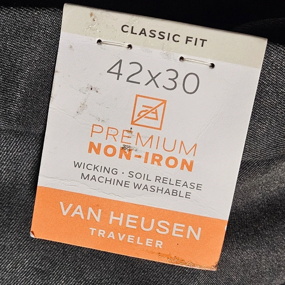Van Heusen‎ Traveler Pleated Cuffed Dress Pants 42x30 Non Iron Old Money NWT